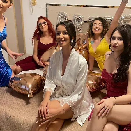 Elegant - Titan Park