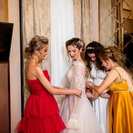 Elegant - Titan Park Апартаменты