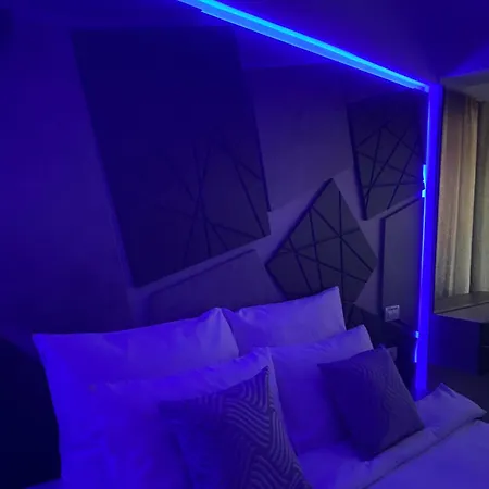 Elegant - Titan Park Апартаменты