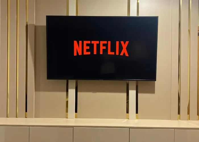 Elegant - Titan Park