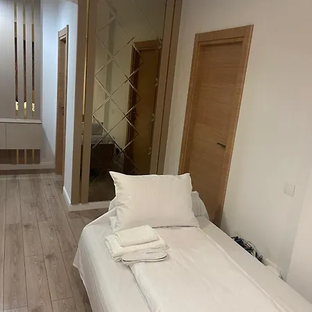 Elegant - Titan Park Apartman
